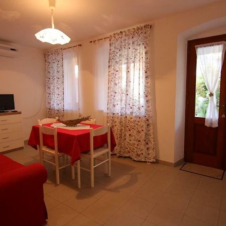 App With A Lovely Patio Apartment Mali Lošinj Exterior foto