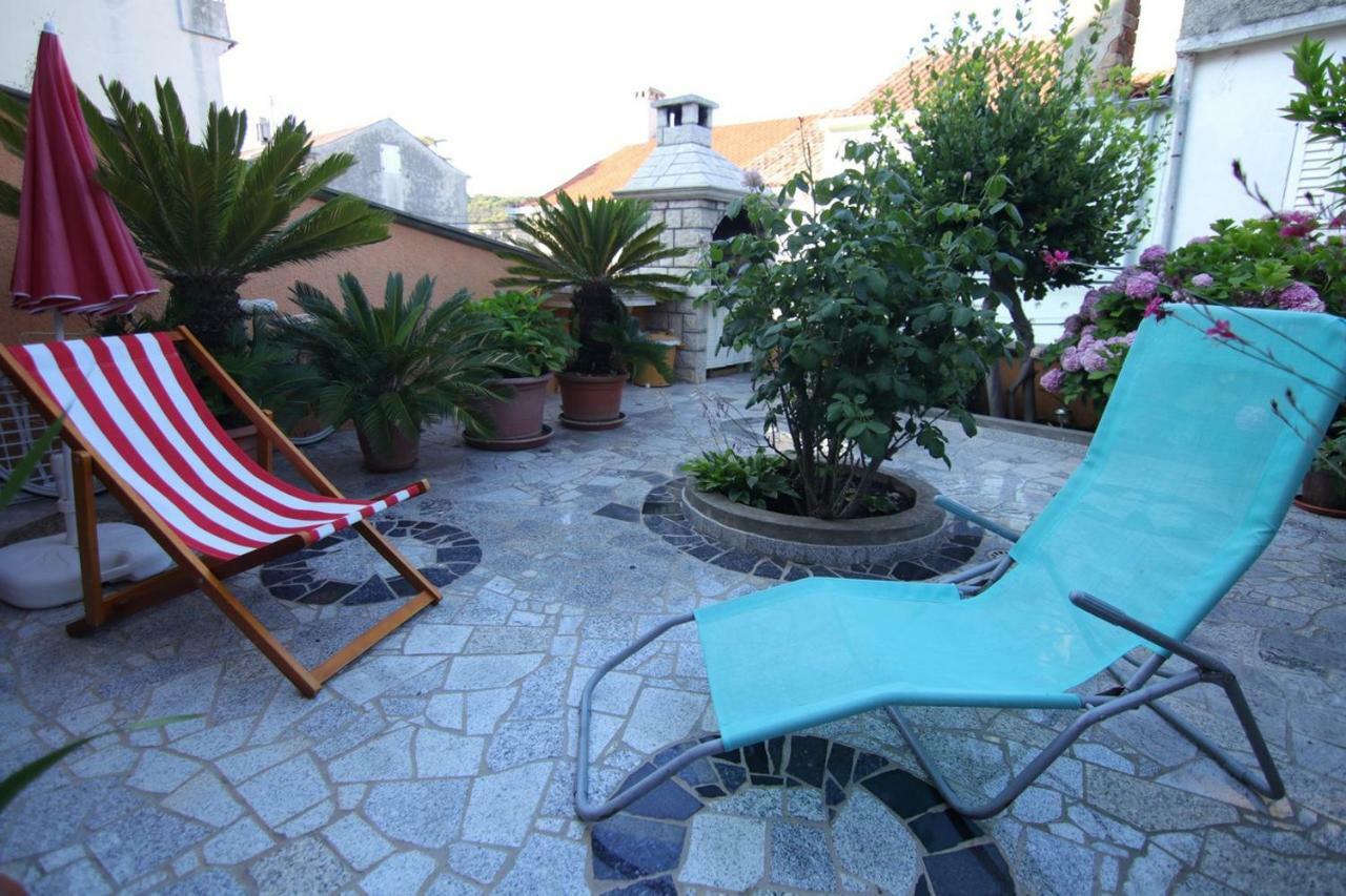 App With A Lovely Patio Apartment Mali Lošinj Exterior foto