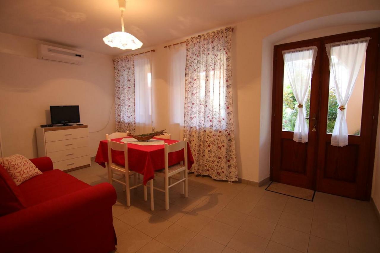 App With A Lovely Patio Apartment Mali Lošinj Exterior foto