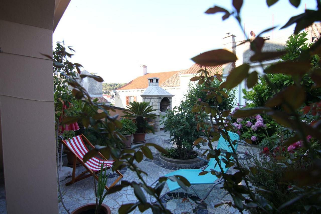 App With A Lovely Patio Apartment Mali Lošinj Exterior foto