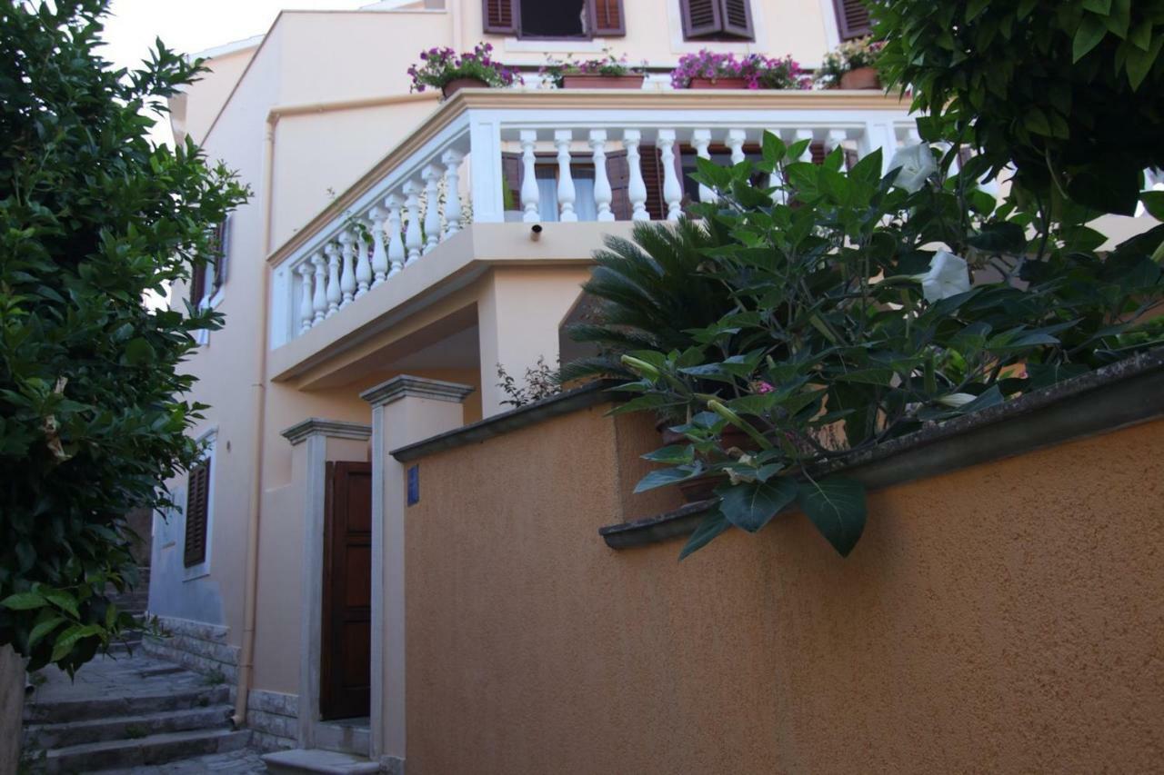 App With A Lovely Patio Apartment Mali Lošinj Exterior foto