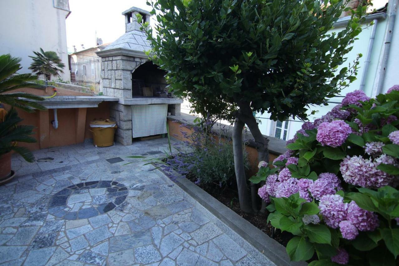 App With A Lovely Patio Apartment Mali Lošinj Exterior foto