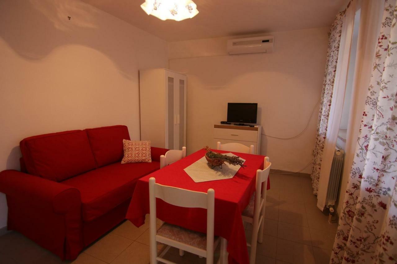 App With A Lovely Patio Apartment Mali Lošinj Exterior foto